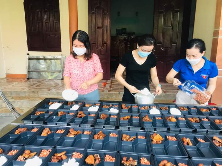 Suất cơm yêu thương
