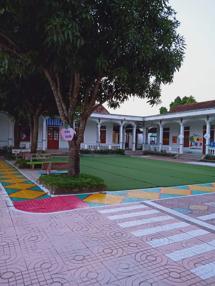 sân trường